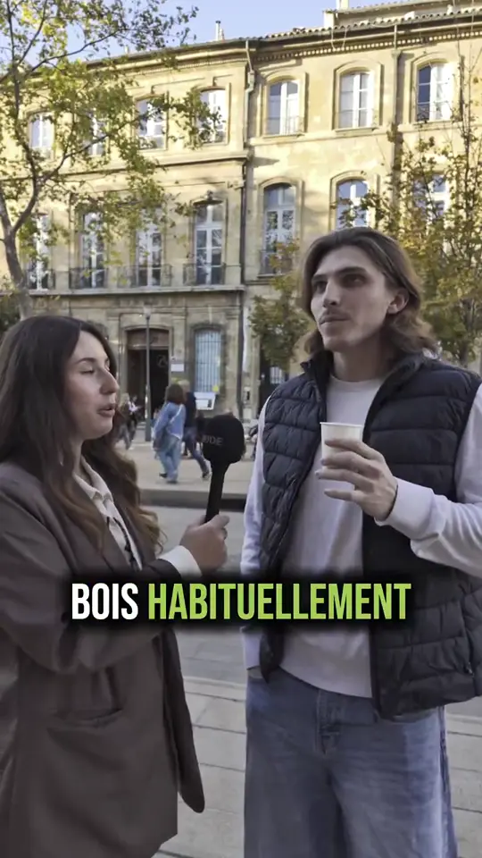 Dégustation du café haïtien Sense Coffee dans la rue